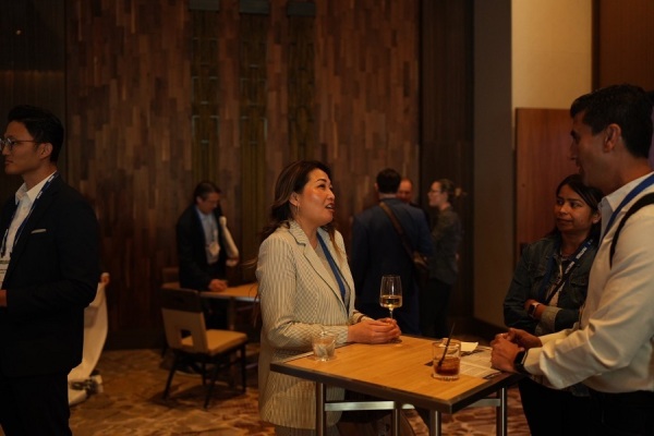 652c9fe1-dcf8-46ff-9d87-2fe1734c4a3e