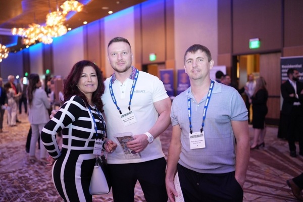 ea98adcc-874b-48ee-b276-3cc4451a5826