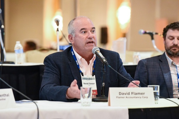 COMCL-LENDERS-20220426-0120