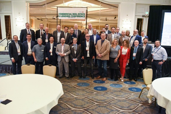 COMCL-LENDERS-20220426-3951