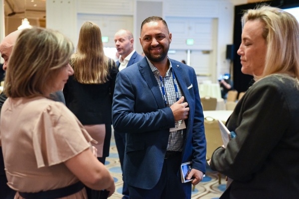 COMCL-LENDERS-20220426-3968