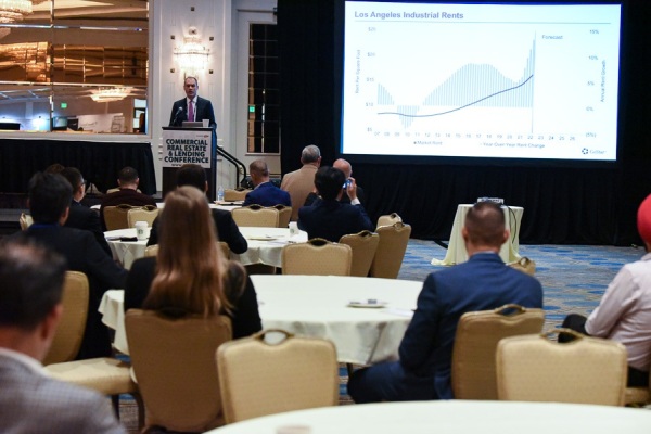 COMCL-LENDERS-20220426-9602