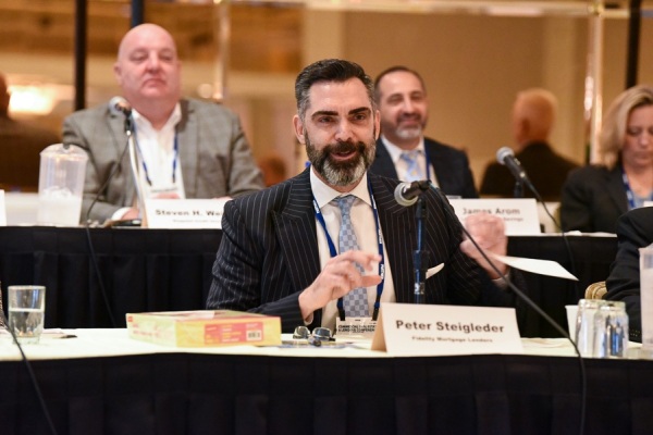 COMCL-LENDERS-20220426-9756