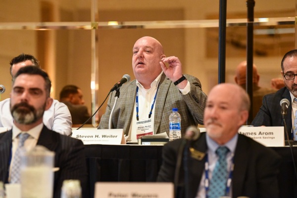 COMCL-LENDERS-20220426-9796