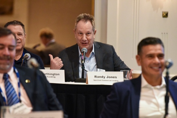 COMCL-LENDERS-20220426-9855