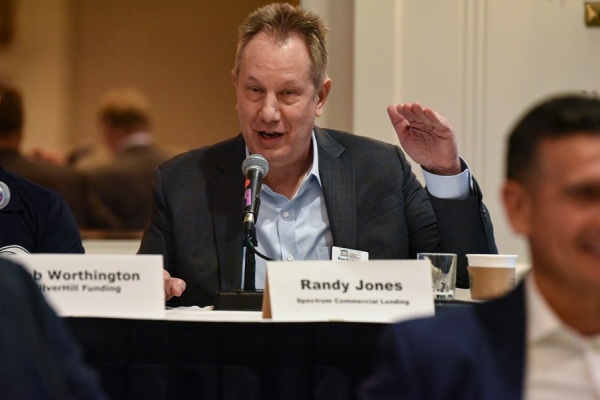 COMCL-LENDERS-20220426-9856