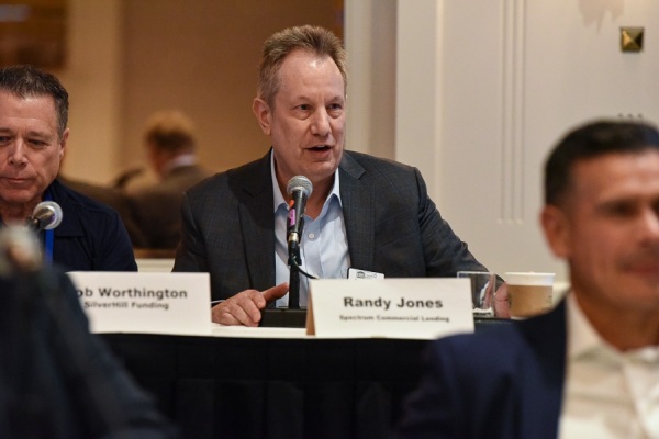 COMCL-LENDERS-20220426-9859