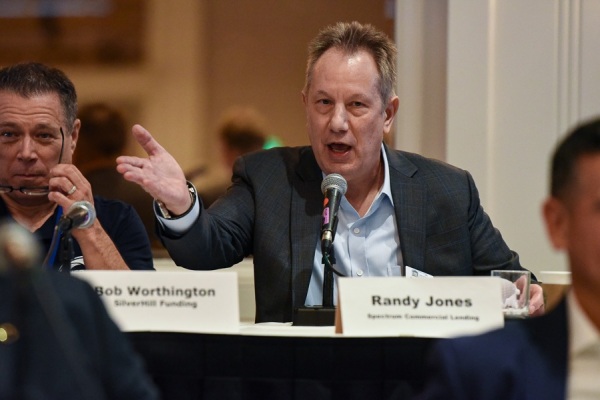 COMCL-LENDERS-20220426-9866