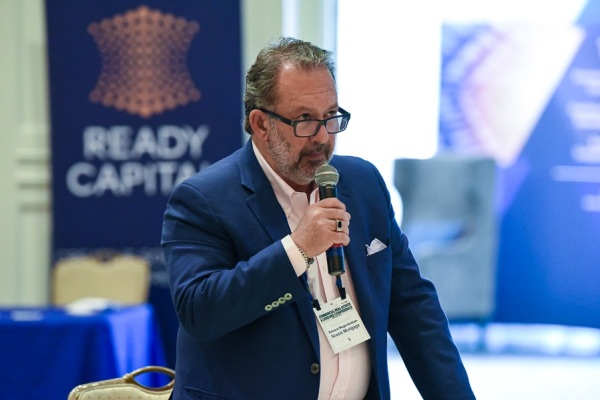 COMCL-LENDERS-20220426-9950