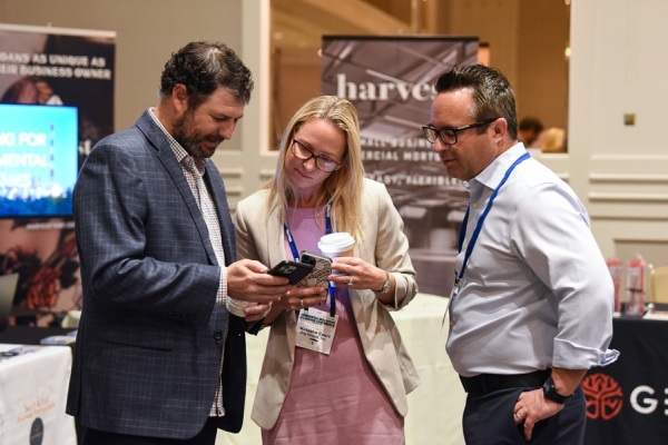 COMCL-LENDERS-20220426-9519