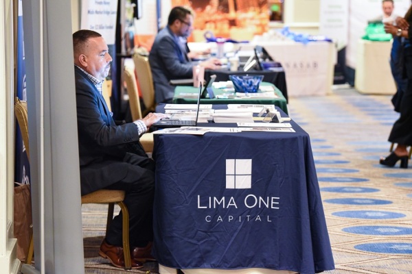 COMCL-LENDERS-20220426-9531