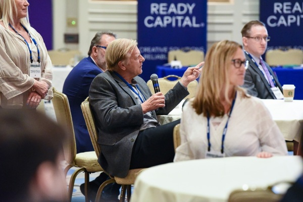 COMCL-LENDERS-20220426-9564