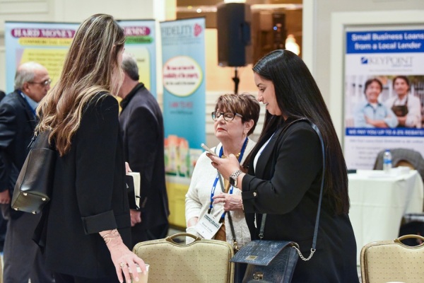 COMCL-LENDERS-20220426-9704