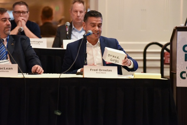 COMCL-LENDERS-20220426-9737