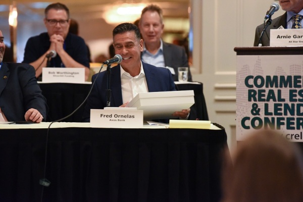 COMCL-LENDERS-20220426-9740